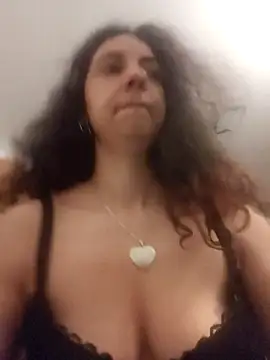 Snapshot of naughty69curls chatting on 22, 4, 2026 naughty69curls online show from 22, 4, 2026