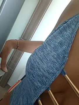 naughty69curls online show from 20, 9, 2025