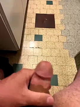 Snapshot of mikiss789 chatting on 23, 9, 2025 mikiss789 online show from 23, 9, 2025