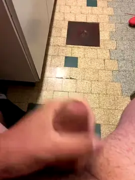 Snapshot of mikiss789 chatting on 15, 9, 2025 mikiss789 online show from 15, 9, 2025