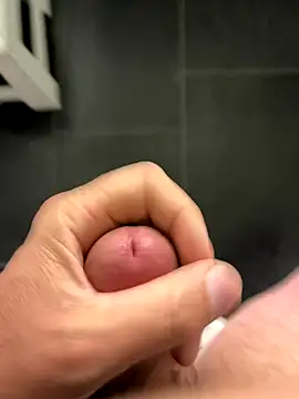 Snapshot of mikiss789 chatting on 15, 10, 2025 mikiss789 online show from 15, 10, 2025