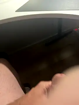 Snapshot of mikiss789 chatting on 26, 10, 2025 mikiss789 online show from 26, 10, 2025