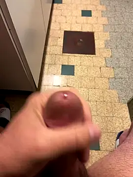 Snapshot of mikiss789 chatting on 20, 11, 2025 mikiss789 online show from 20, 11, 2025