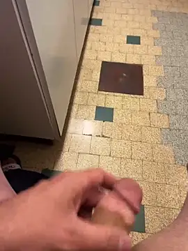 Snapshot of mikiss789 chatting on 16, 11, 2025 mikiss789 online show from 16, 11, 2025