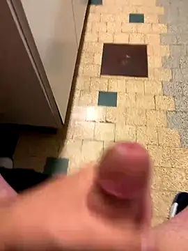 Snapshot of mikiss789 chatting on 11, 11, 2025 mikiss789 online show from 11, 11, 2025