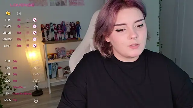 YumiYammy online show from 8, 9, 2025