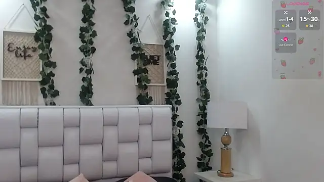 Snapshot of Miaa_gh1 chatting on 15, 5, 2026 Miaa gh1 online show from 15, 5, 2026
