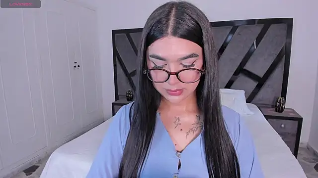 RoseCassie online show from 6, 7, 2026