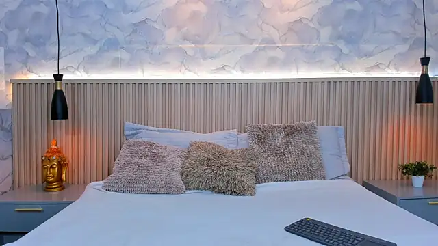 AinaraJimenez online show from 8, 10, 2025