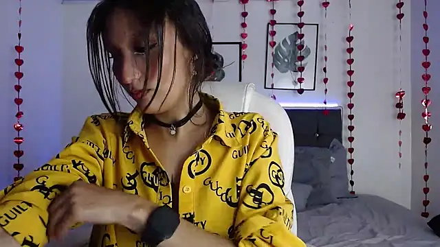 Snapshot of mia_collens chatting on 8, 3, 2025 mia collens online show from 8, 3, 2025