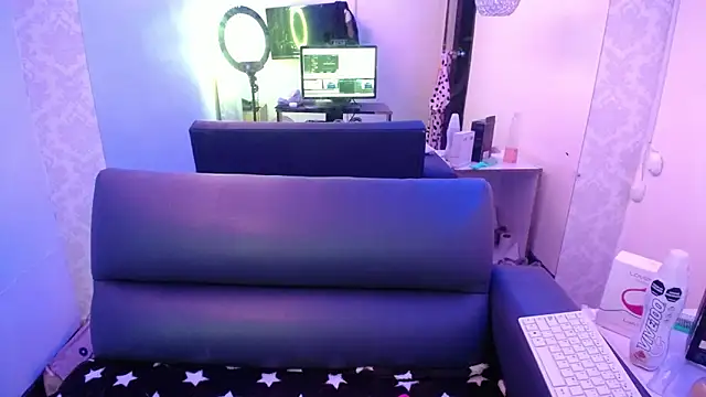 mia collens online show from 5, 2, 2026