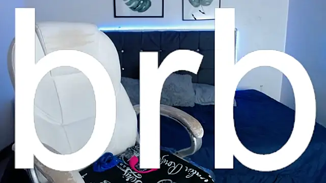 Snapshot of mia_collens chatting on 27, 11, 2025 mia collens online show from 27, 11, 2025