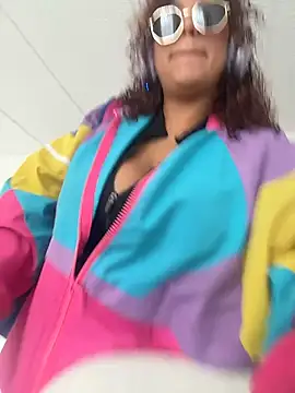 lauraltt online show from 10, 11, 2025