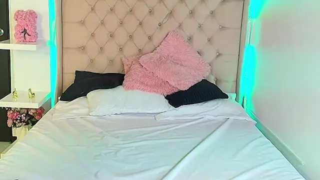 Snapshot of caroo_gomeez chatting on 5, 3, 2025 caroo gomeez online show from 5, 3, 2025