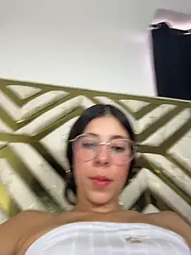 Snapshot of evaFiore chatting on 4, 7, 2026 evaFiore online show from 4, 7, 2026