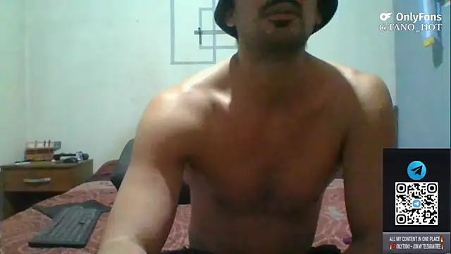 Snapshot of italianbighorse22 chatting on 28, 11, 2025 italianbighorse22 online show from 28, 11, 2025