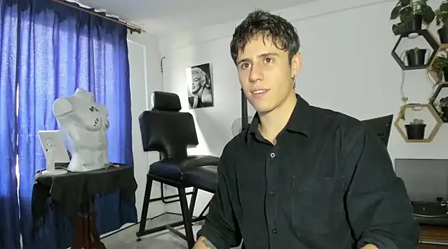 Snapshot of Antonello_Vannucci chatting on 5, 3, 2025 Antonello Vannucci online show from 5, 3, 2025