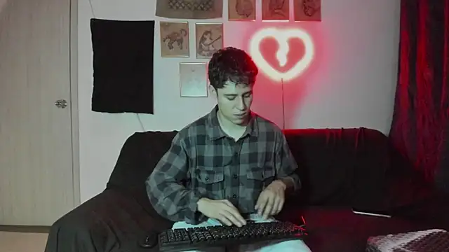 Snapshot of Antonello_Vannucci chatting on 3, 1, 2025 Antonello Vannucci online show from 3, 1, 2025