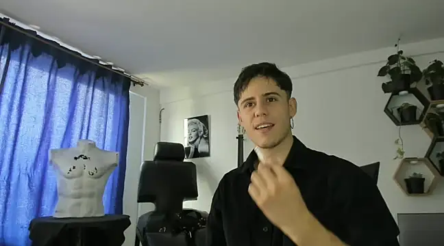 Snapshot of Antonello_Vannucci chatting on 12, 3, 2025 Antonello Vannucci online show from 12, 3, 2025