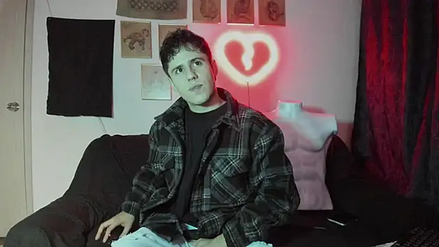 Snapshot of Antonello_Vannucci chatting on 2, 1, 2025 Antonello Vannucci online show from 2, 1, 2025