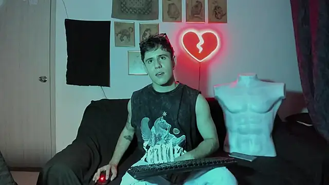 Snapshot of Antonello_Vannucci chatting on 1, 1, 2025 Antonello Vannucci online show from 1, 1, 2025