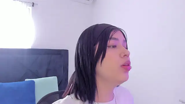 Lily Woodz online show from 21, 12, 2025