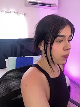 Snapshot of Lily_Woodz chatting on 6, 5, 2026 Lily Woodz online show from 6, 5, 2026