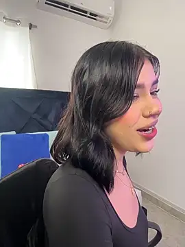 Lily Woodz online show from 15, 2, 2026