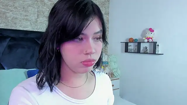 Lily Woodz online show from 28, 11, 2025