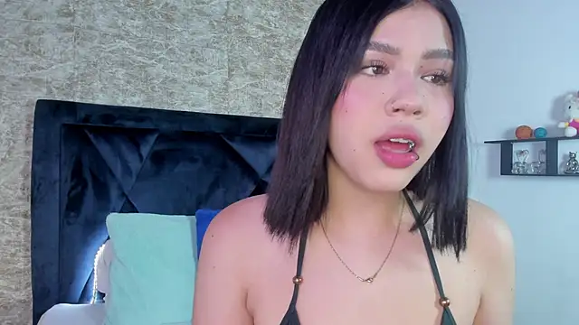 Lily Woodz online show from 4, 11, 2025