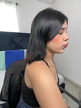 Lily Woodz online show from 1, 2, 2026