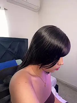 Lily Woodz online show from 11, 3, 2026