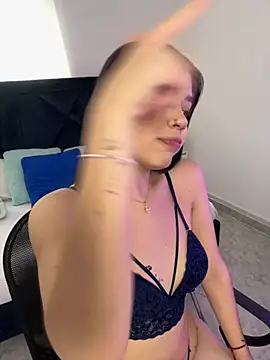 Lily Woodz online show from 23, 2, 2026