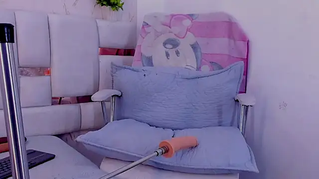 celeste smmith  online show from 20, 9, 2025