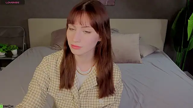 Mollly Rouge online show from 10, 11, 2025