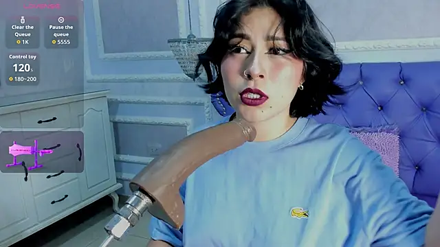 Snapshot of Lily_Martinez chatting on 2, 11, 2025 Lily Martinez online show from 2, 11, 2025