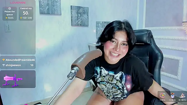 Snapshot of Lily_Martinez chatting on 12, 9, 2025 Lily Martinez online show from 12, 9, 2025