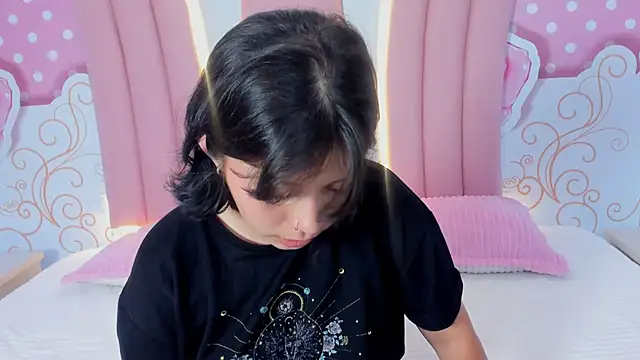 Snapshot of Lily_Martinez chatting on 22, 3, 2025 Lily Martinez online show from 22, 3, 2025