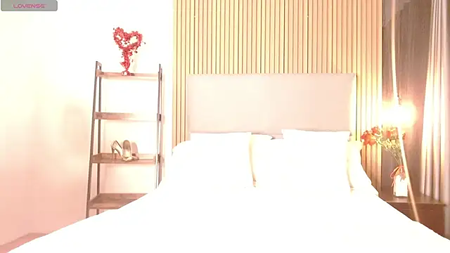 Snapshot of Sienna_Blake_ chatting on 10, 10, 2025 Sienna Blake online show from 10, 10, 2025