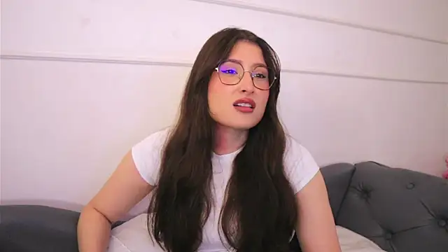 Daisha Riley online show from 6, 4, 2026