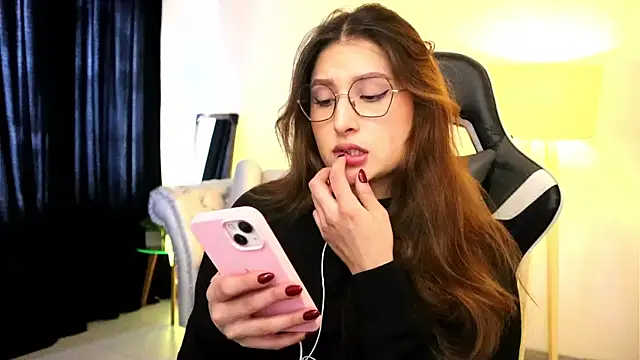 Daisha Riley online show from 26, 9, 2025