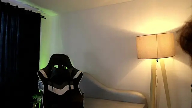 Daisha Riley online show from 17, 9, 2025