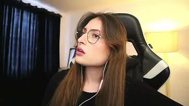 Daisha Riley online show from 4, 11, 2025