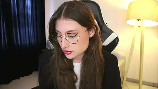 Daisha Riley online show from 12, 11, 2025