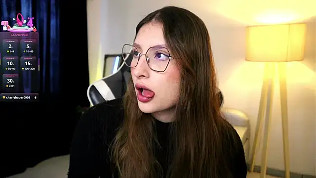 Daisha Riley online show from 11, 9, 2025