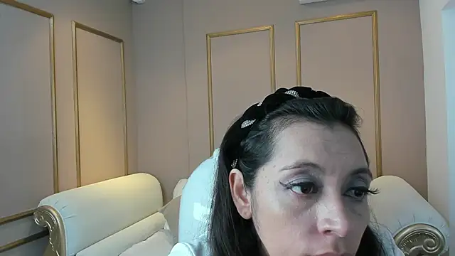 PerlaPreciosa online show from 6, 11, 2025