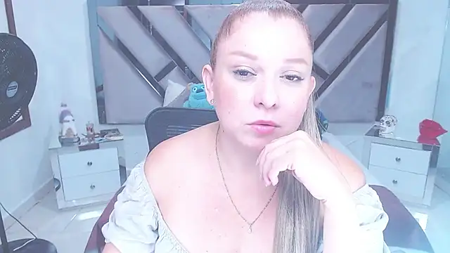 natalia5560 online show from 10, 3, 2025