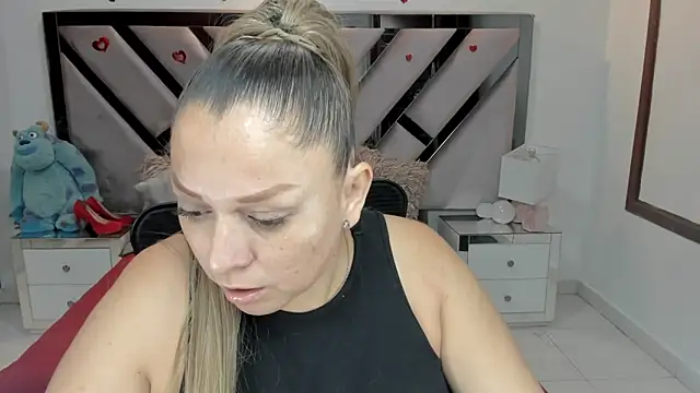 natalia5560 online show from 18, 10, 2025