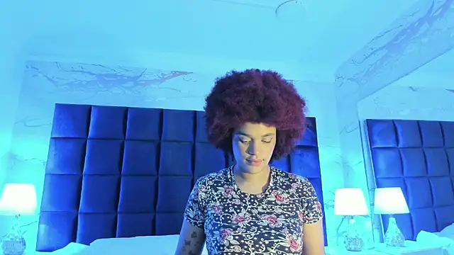 Snapshot of loladupont chatting on 25, 2, 2026 loladupont online show from 25, 2, 2026