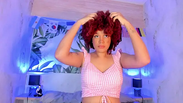Snapshot of loladupont chatting on 13, 7, 2026 loladupont online show from 13, 7, 2026